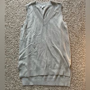 Sweater vest (grey)